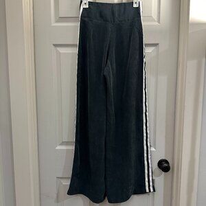 Tribe Kelley Staff Bells Pant Size XS, color Charcoal
